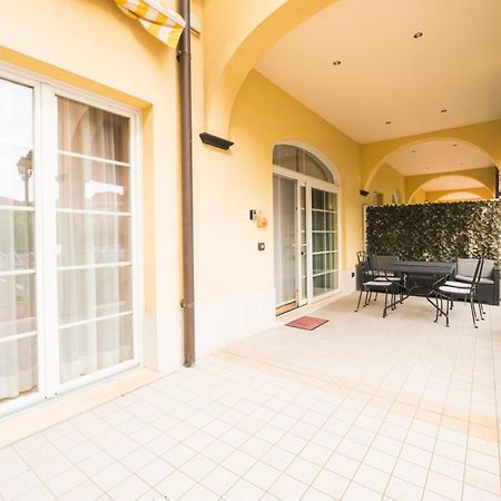 Giardino Dei Colori 111 Residence Pool&Fitness トスコラーノ・マデルノ エクステリア 写真